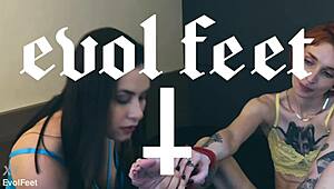 It's Kind of Cute to Watch Your Feet Obsession