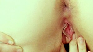 Redhead Mom Helena Handbasket Tries New Toy