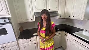 أميرة علي تتشرمط عشان الفلوس amira ali maid 😘