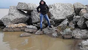 Milf pisses in the sea with hairy pussy outdoors amateur compilation