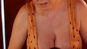 Milf Blonde Dee Williams Facesitted By Brunette Syren De Mer