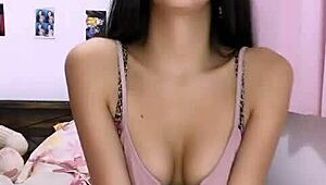 Latina Girl Engages In Direct Web Chat Session Online