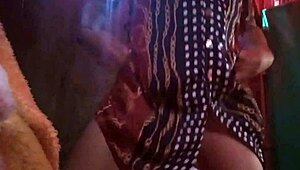 No me veas en esta facha asi le dije a mi jefe el dia que me pidio que me pusiera lenceria luego cambie de opinien y le mande algo super delicioso y excitante porno real casero