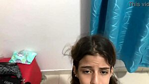 Cuču mu čurák a šukám s hermanastrem u pěstounů