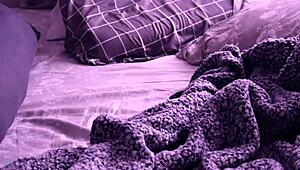 Rubbing one out on my period, staying clean and quiet 😊