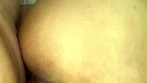 Anh ấy vội chịch em không kịp cởi quần