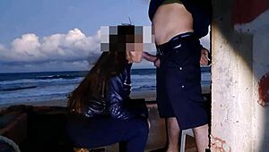 Tomando no c� na praia delicia