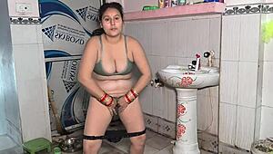 desi girl puja bhabhi riding on cock 😈