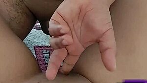 Sono caldissima infilami dita e cazzo nella figa