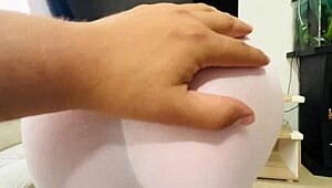 Colombian wife flashes cameltoe while seducing men at home.