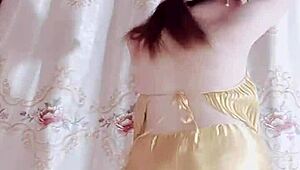 Viet teen 18+ dancing on Bigo