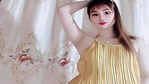 Viet teen 18+ dancing on Bigo