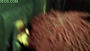 Slut se divertindo no glory hole