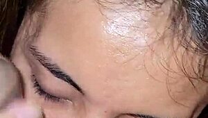 Me corro en su boca tras chupada dura de polla