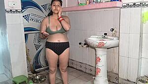 desi girl puja bhabhi riding on cock 😈