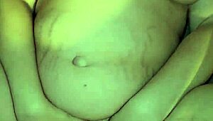 Hot creampie into preggo pussy.