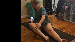 Watch This Milf Bend Her Big Ass in Morning Yoga!