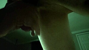 E aí, dedada na próstata leva a gozada anal intensa com parceiro