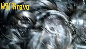 grindr cruising - dois amigos me pegaram de jeito mamei gostoso um enquanto o outro metia no meu rabo