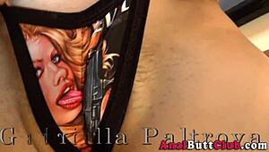 i'm rubbing my cunt with my big ass