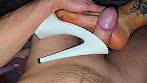 Stepmom in Heels: Innocent Look, Whorish Fuck