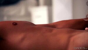 Madison Chandler fucks her girlfriend hard