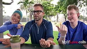 Slim thick blondes victory shower and dick- slimthick vic