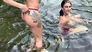 Fazendo A Farra Na Cachoeira Com A Amiga