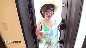 Saya Tachibana amadora asiática pegando fogo em vídeos eróticos safados