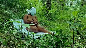 Amateur bbw goddess rides big black cock in hairy bush