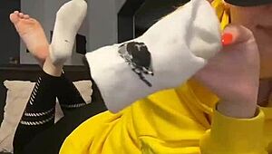 Enjoy the sight of barefoot girl in dirty nike socks feetworld fetish with smelly feet sensation