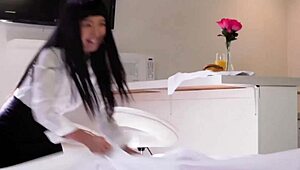 Blonde hottie intensely teaches pussy pleasure in VR