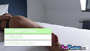 Petite asian babe li moon posing naked and showing hot body