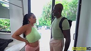 juliana dreams receives a relaxing booty massage session