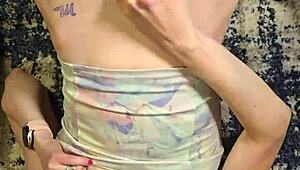 The wife is getting machine fucked and squirts all over herself