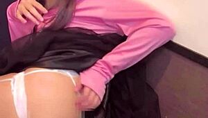 【個撮】crossdressing ladyboy masturbates while streaming with drain net on crotch