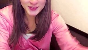 【個撮】crossdressing ladyboy masturbates while streaming with drain net on crotch