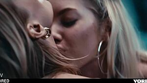 Bella Spark viettelee Kelly Collinsin kuumaan lesboseksiin ennen unbirhingia