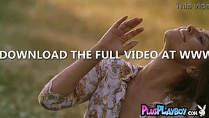 anetta keys poses naked in grass, enjoying hot posing