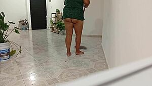 Vecina gordita, are you cleaning your new departamento?