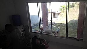 Corno Com Problema Auditivo Lava A Louça Enquanto Sua Mulher Faz Sexo Com Negão Escondido