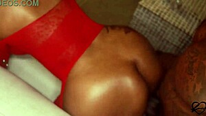 Big booty black beauty performs with Jayla Page