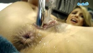 does jada stevens insert that butt plug?