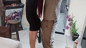 casada recebe eletrecista em sua casa para pussy blowjob hardcore amateurs lick muff diving cunilingus