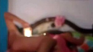 Madrastra y hijastro pillados follando y grabando.