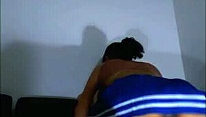 Franciscoova plachá drobná Latina nevlastná dcéra v tesnom univerzitnom sexe s ním