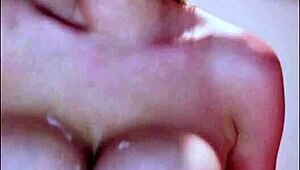 las tetas enormes de mi prometida rebotan