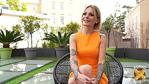 Naomi Ricci Sublime Blonde Soffre Une Belle Bite Pour Sa Premi�re