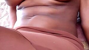 thick ass african babe catches your eye