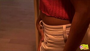 Busty Milf! Fun With Skinny Babe!